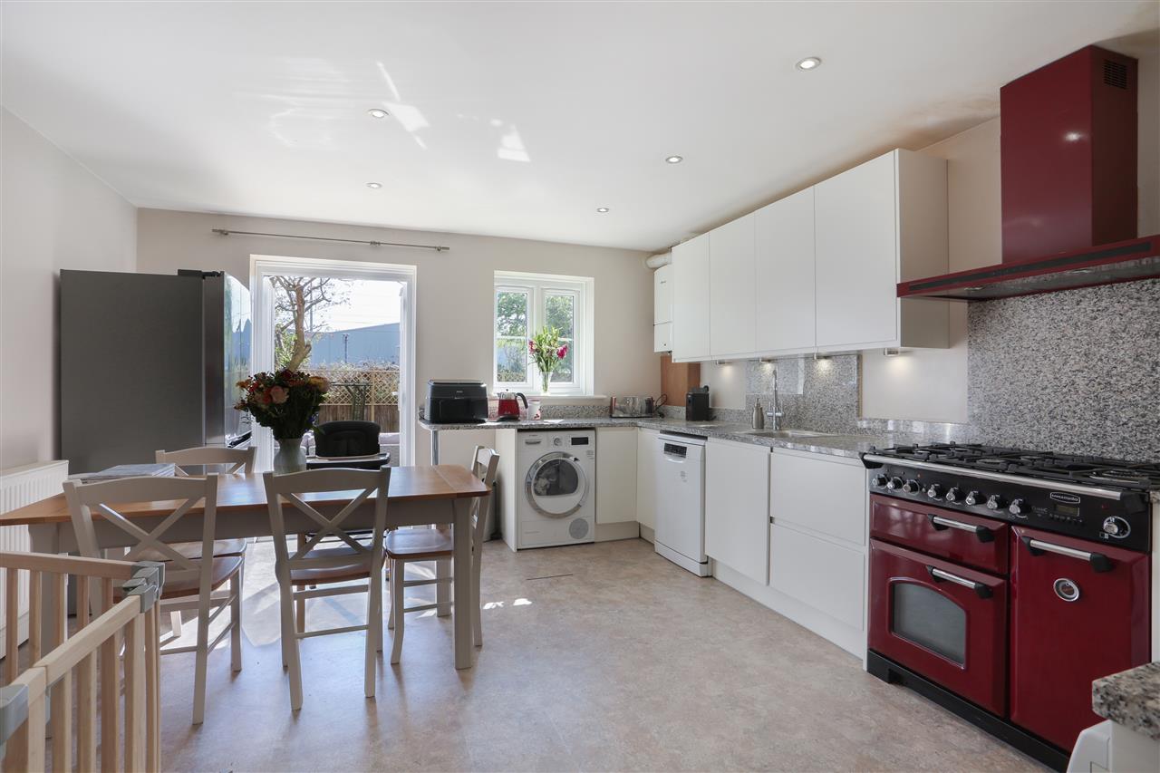 4 bed end of terrace house for sale in Goddard Place  - Property Image 3