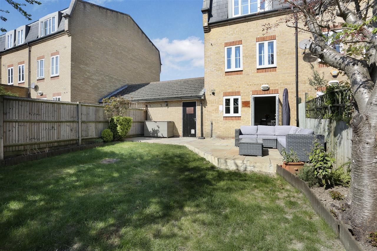 4 bed end of terrace house for sale in Goddard Place  - Property Image 9
