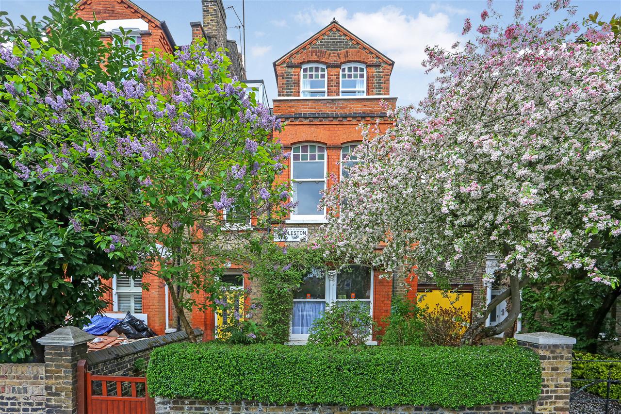 CHAIN FREE! Available for the first time in 55 years and situated in arguably the prime part of this highly sought after residential tree lined road in the heart of Tufnell Park, this charming end of terrace red brick Victorian house is arranged over four levels offering generous and flexible ...