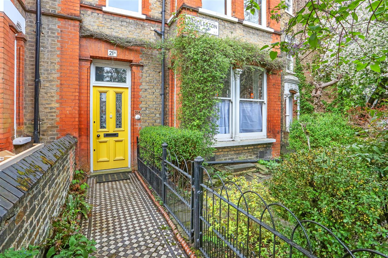 6 bed end of terrace house for sale in Huddleston Road  - Property Image 3