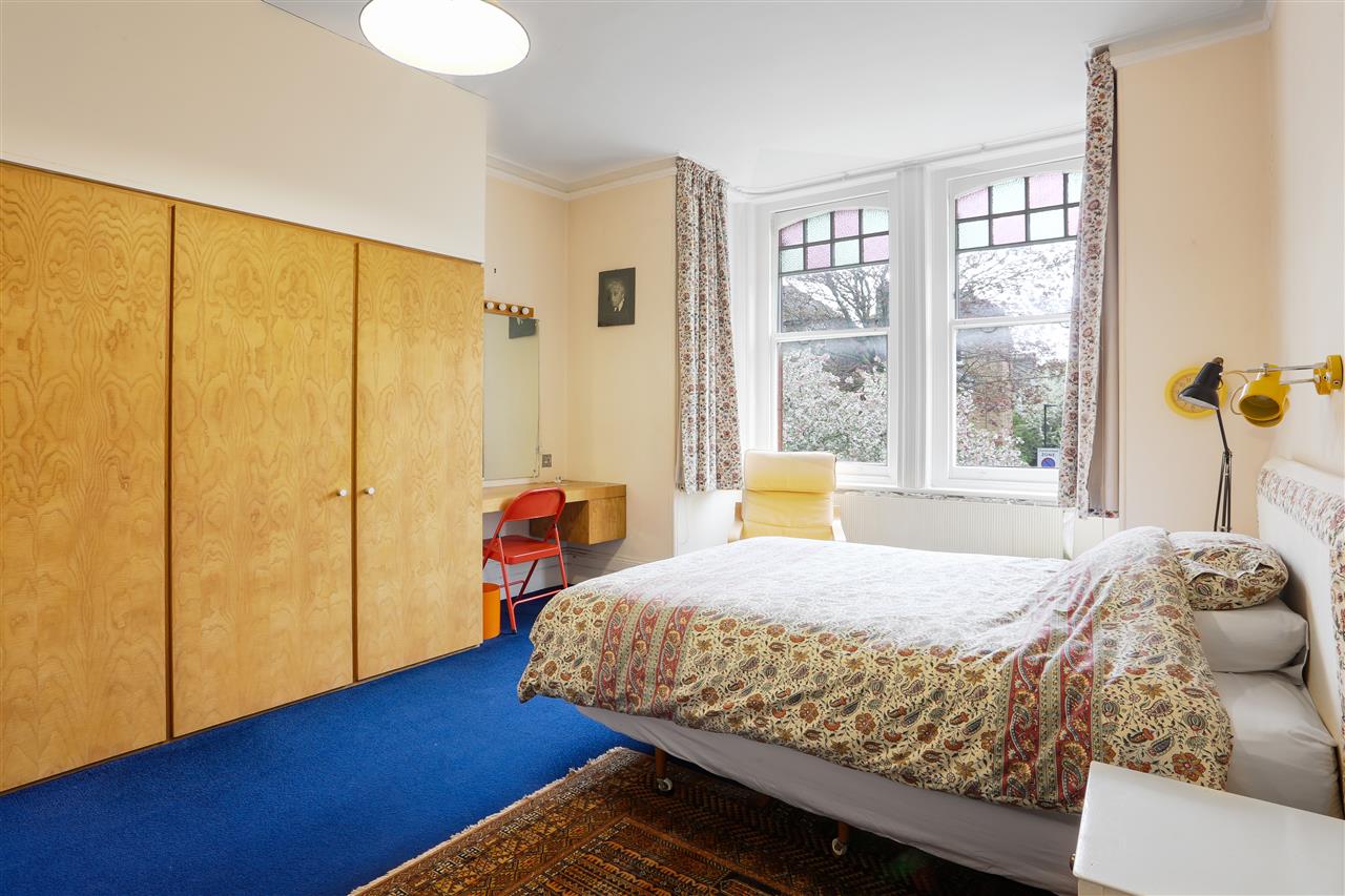 6 bed end of terrace house for sale in Huddleston Road 14