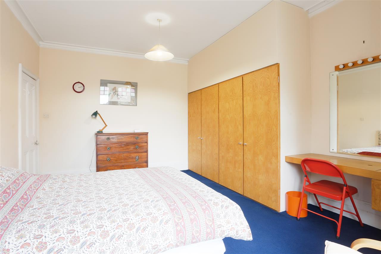 6 bed end of terrace house for sale in Huddleston Road 15