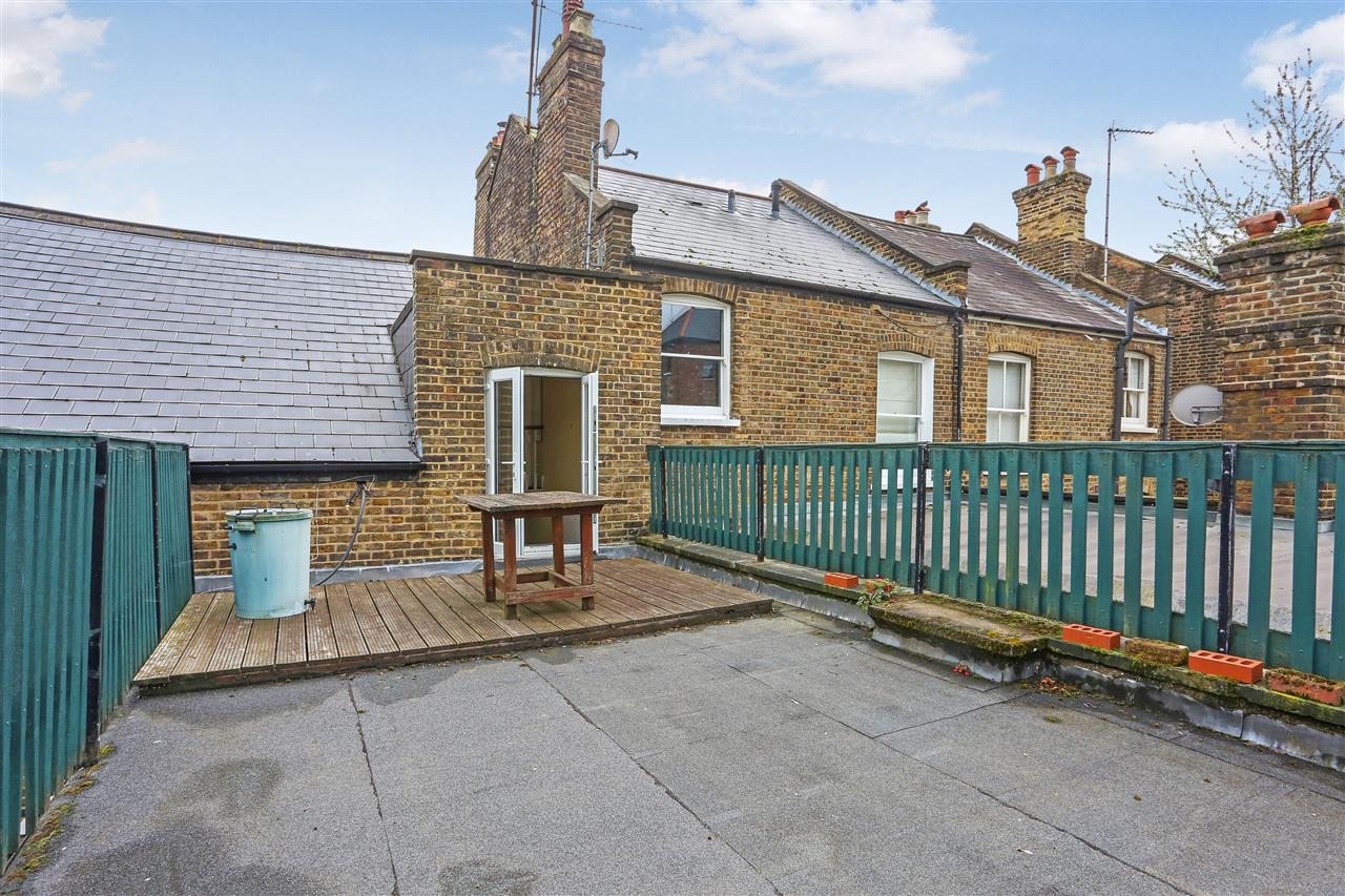 6 bed end of terrace house for sale in Huddleston Road  - Property Image 20