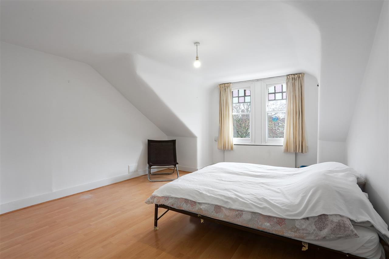 6 bed end of terrace house for sale in Huddleston Road 20