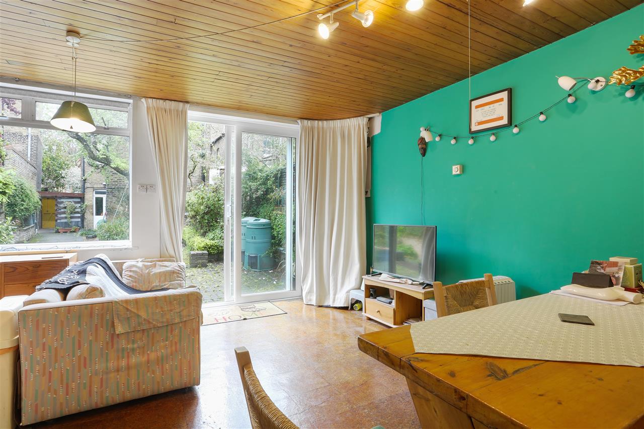 6 bed end of terrace house for sale in Huddleston Road  - Property Image 27