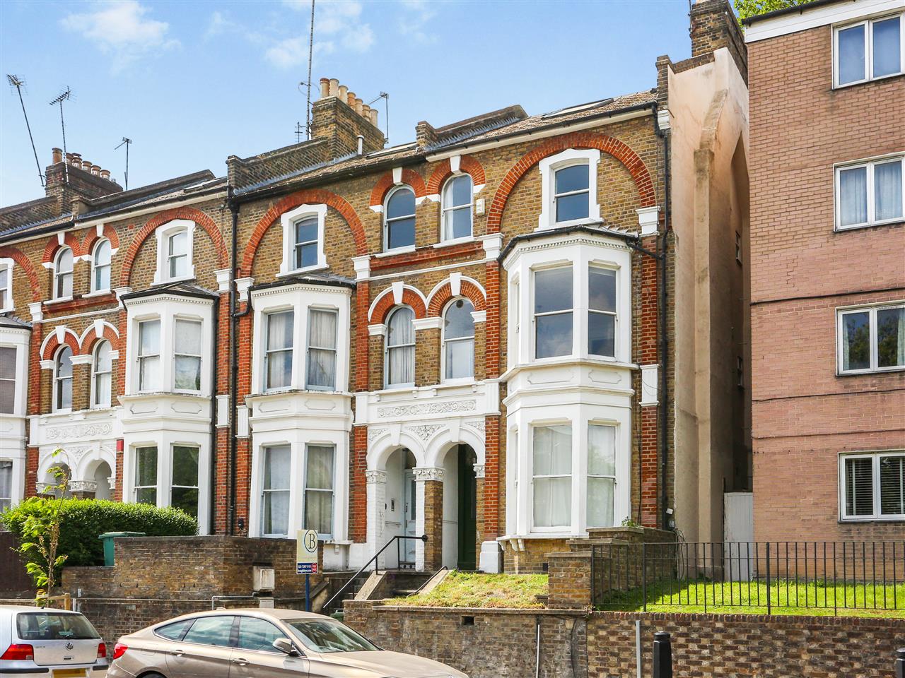 3 bed flat for sale in Brecknock Road  - Property Image 2