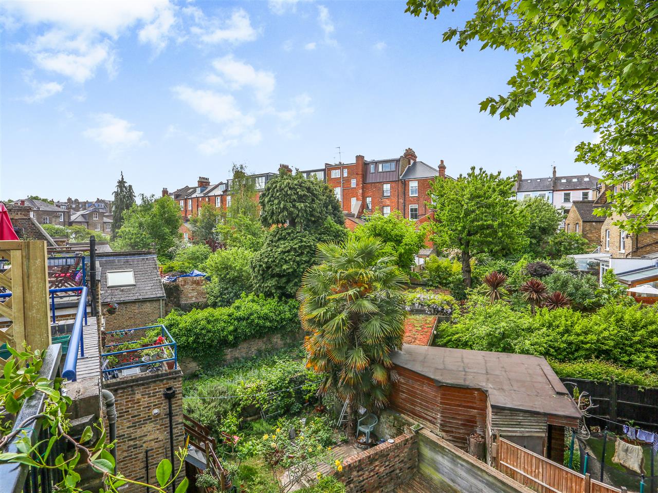 3 bed flat for sale in Brecknock Road 4