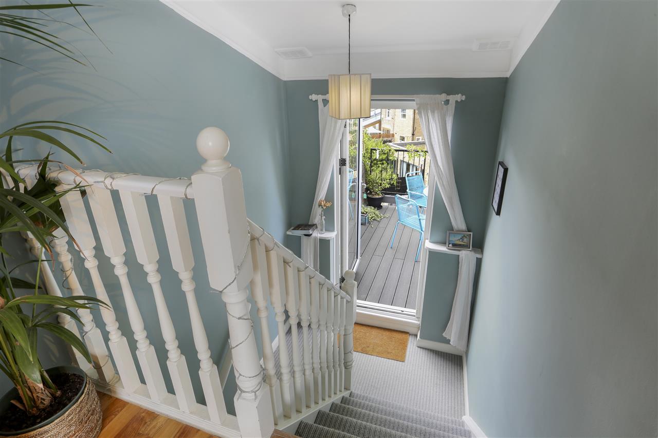 3 bed flat for sale in Brecknock Road 7