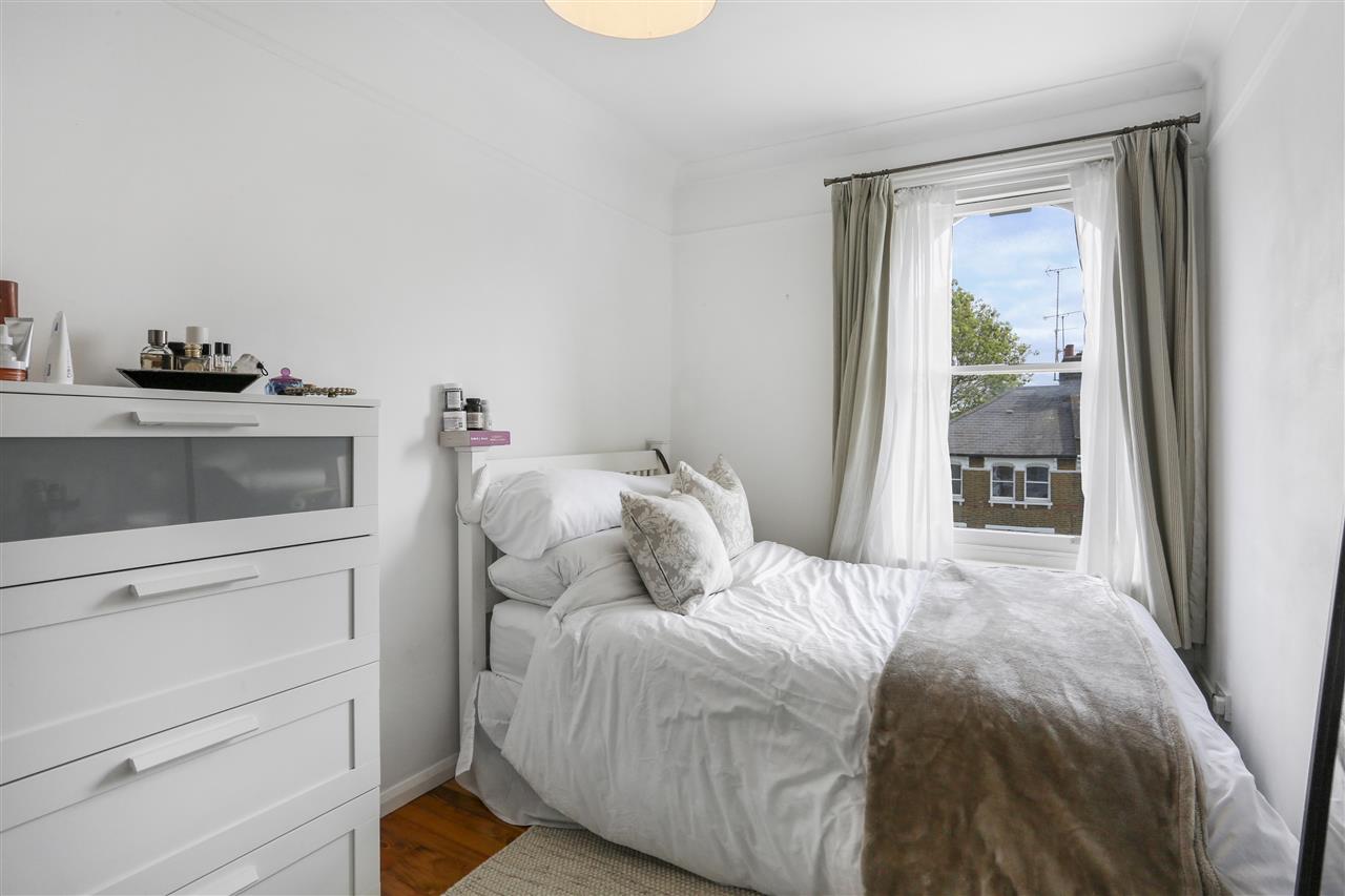 3 bed flat for sale in Brecknock Road  - Property Image 10
