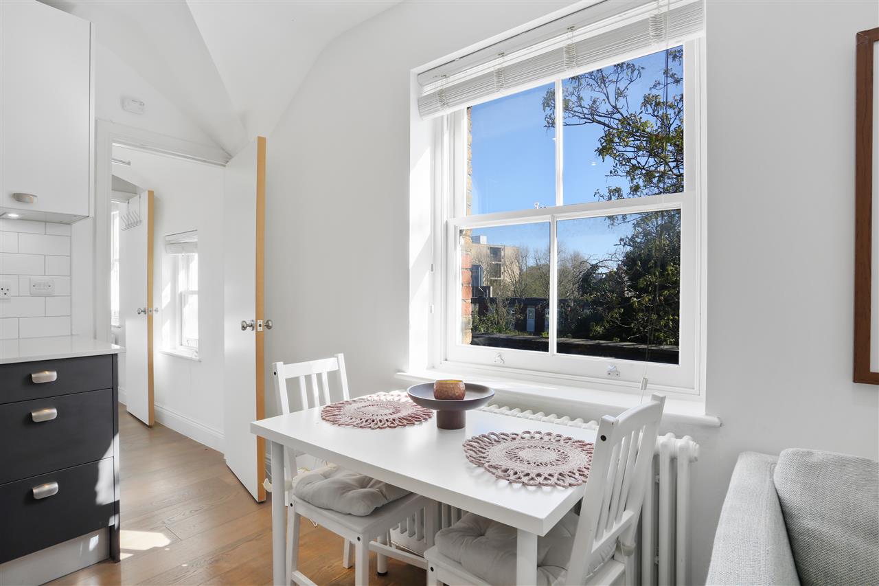 1 bed flat for sale in Carleton Road 5