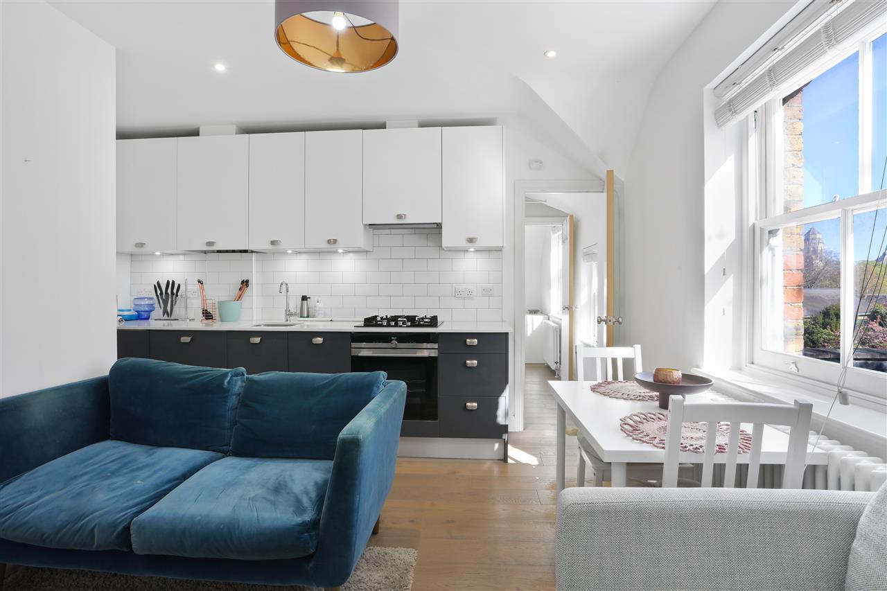 1 bed flat for sale in Carleton Road 6