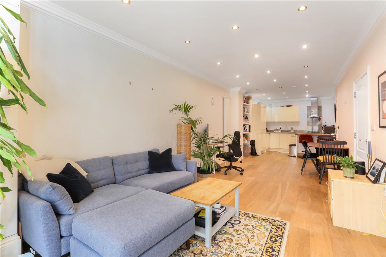 1 bed flat for sale in Brecknock Road 2