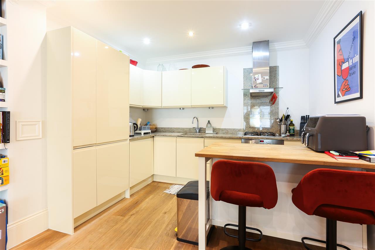 1 bed flat for sale in Brecknock Road 14