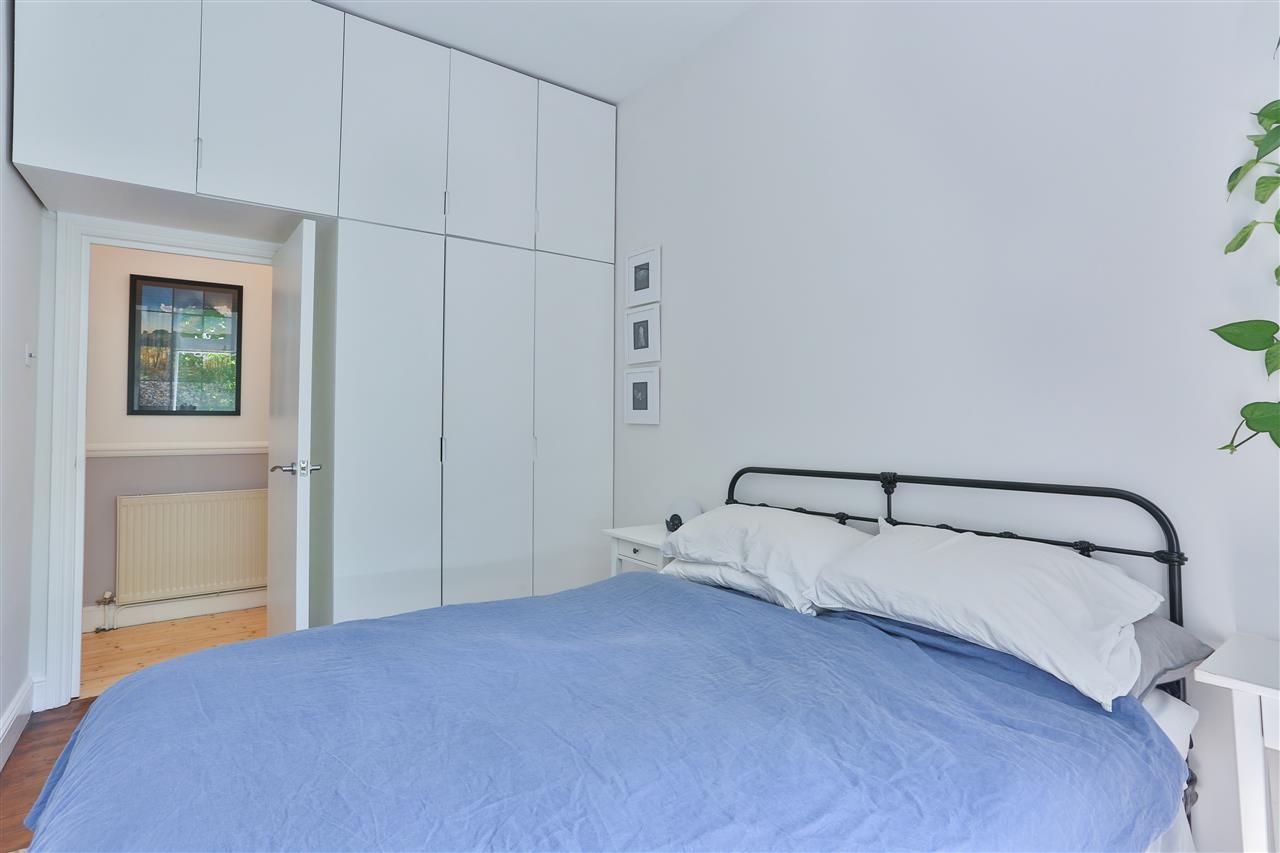 2 bed flat for sale 6