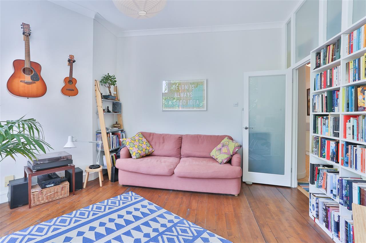 2 bed flat for sale 8