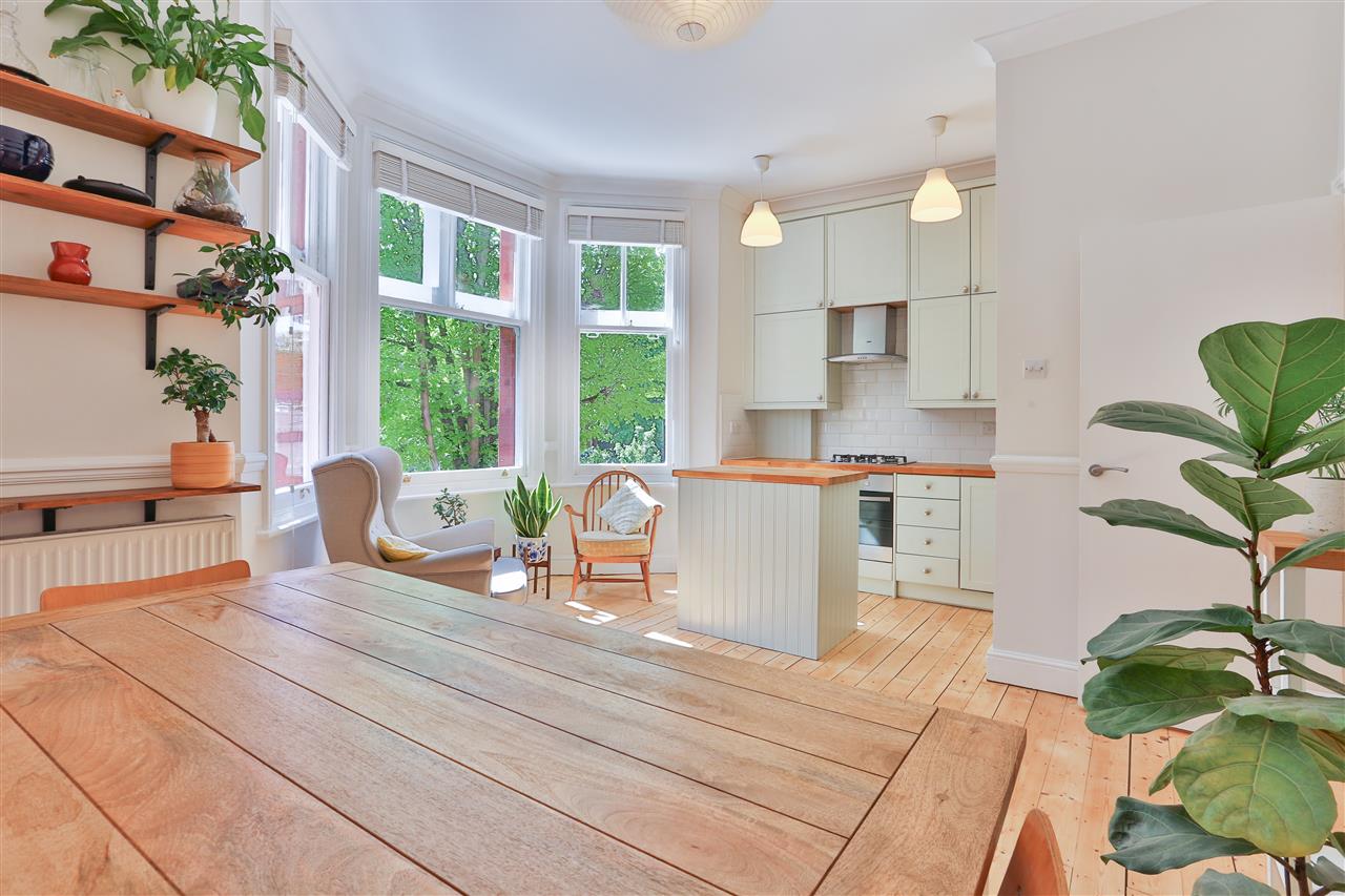 2 bed flat for sale 16