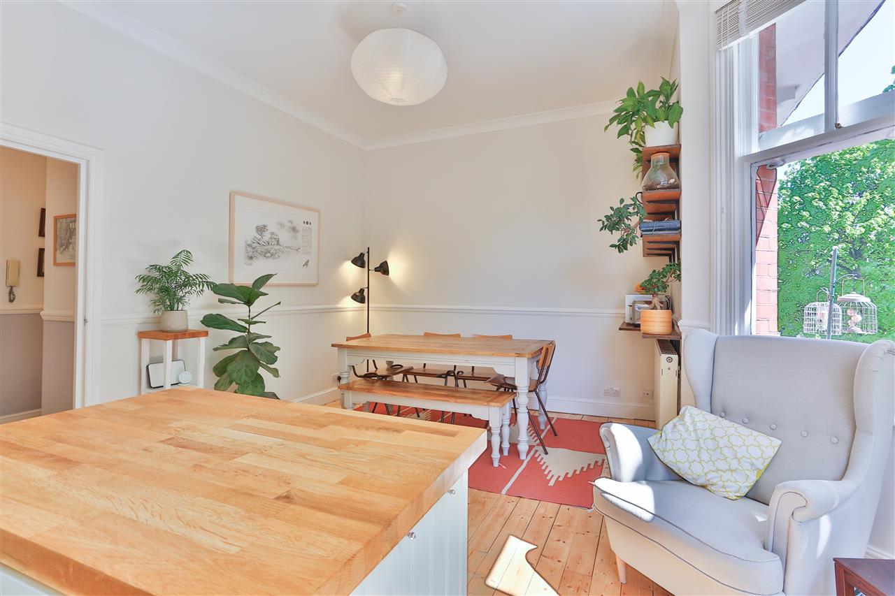 2 bed flat for sale  - Property Image 18