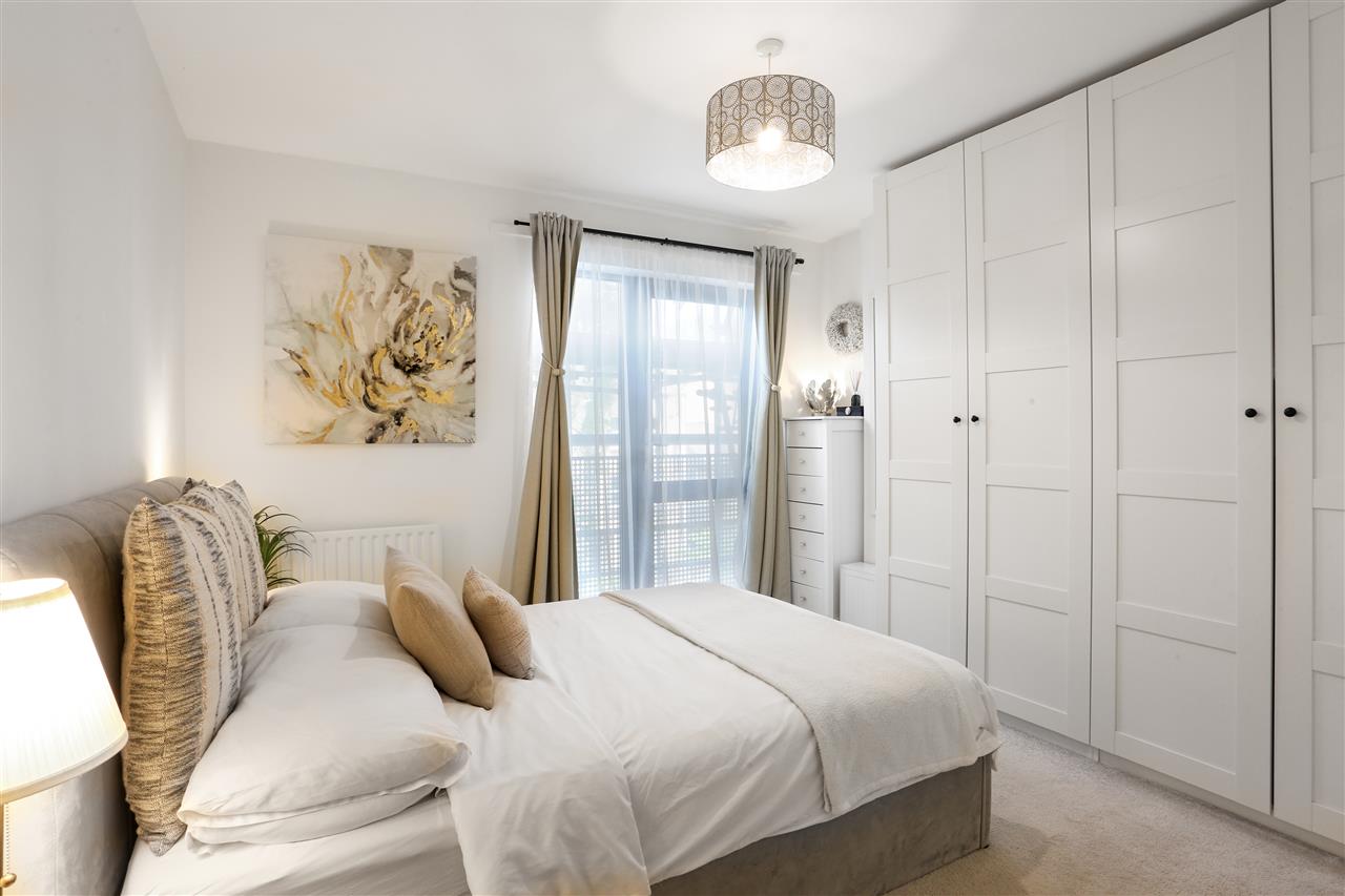 2 bed flat for sale 8