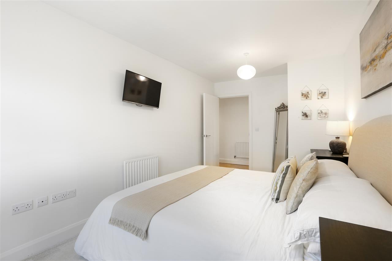 2 bed flat for sale  - Property Image 12