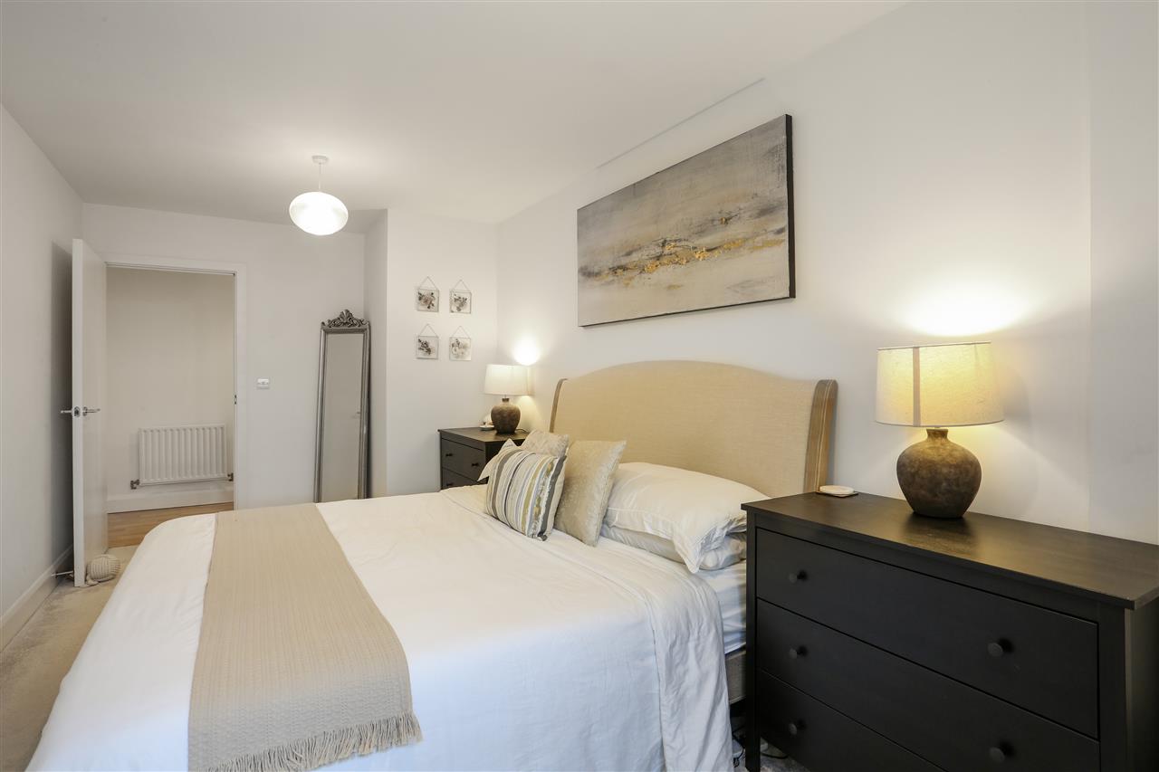 2 bed flat for sale  - Property Image 14