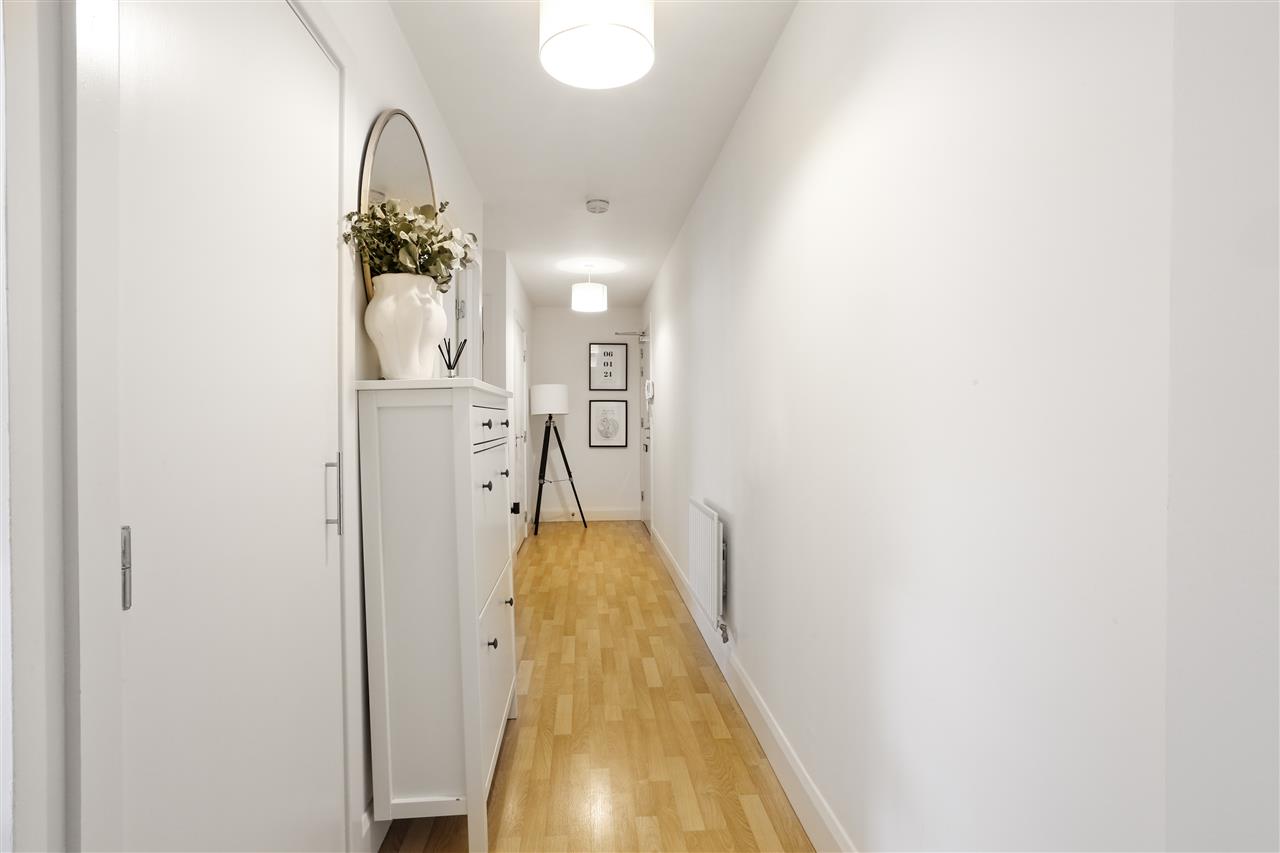 2 bed flat for sale 17