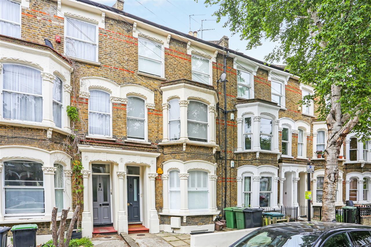 3 bed flat for sale in Bardolph Road  - Property Image 2