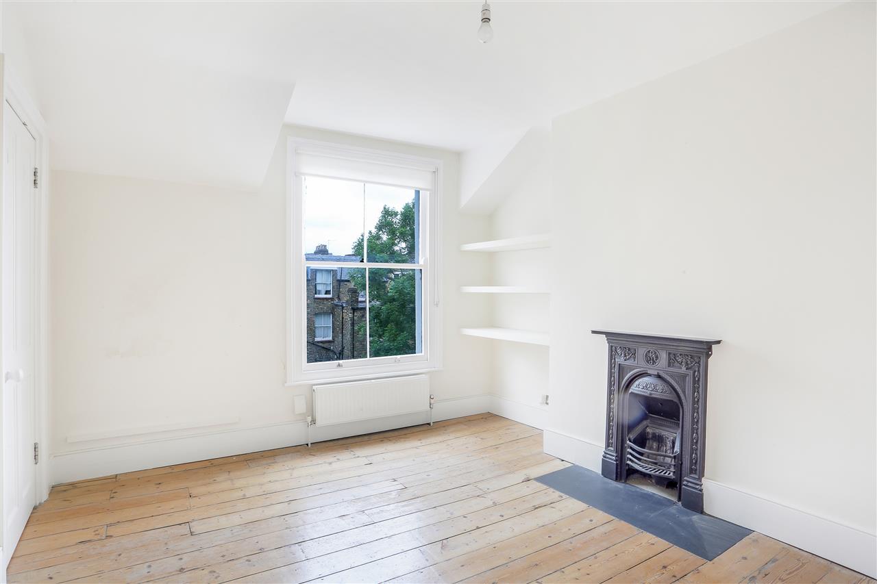 3 bed flat for sale in Bardolph Road  - Property Image 4