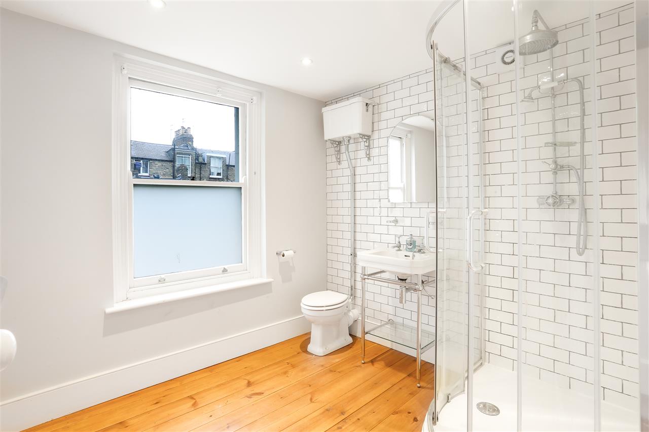 3 bed flat for sale in Bardolph Road 5