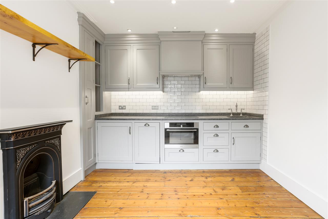 3 bed flat for sale in Bardolph Road  - Property Image 10