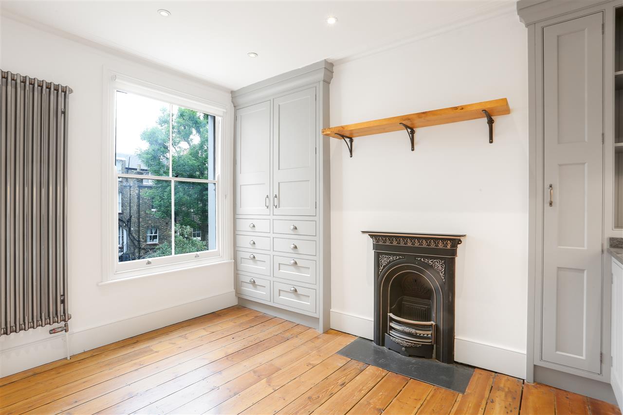 3 bed flat for sale in Bardolph Road  - Property Image 11