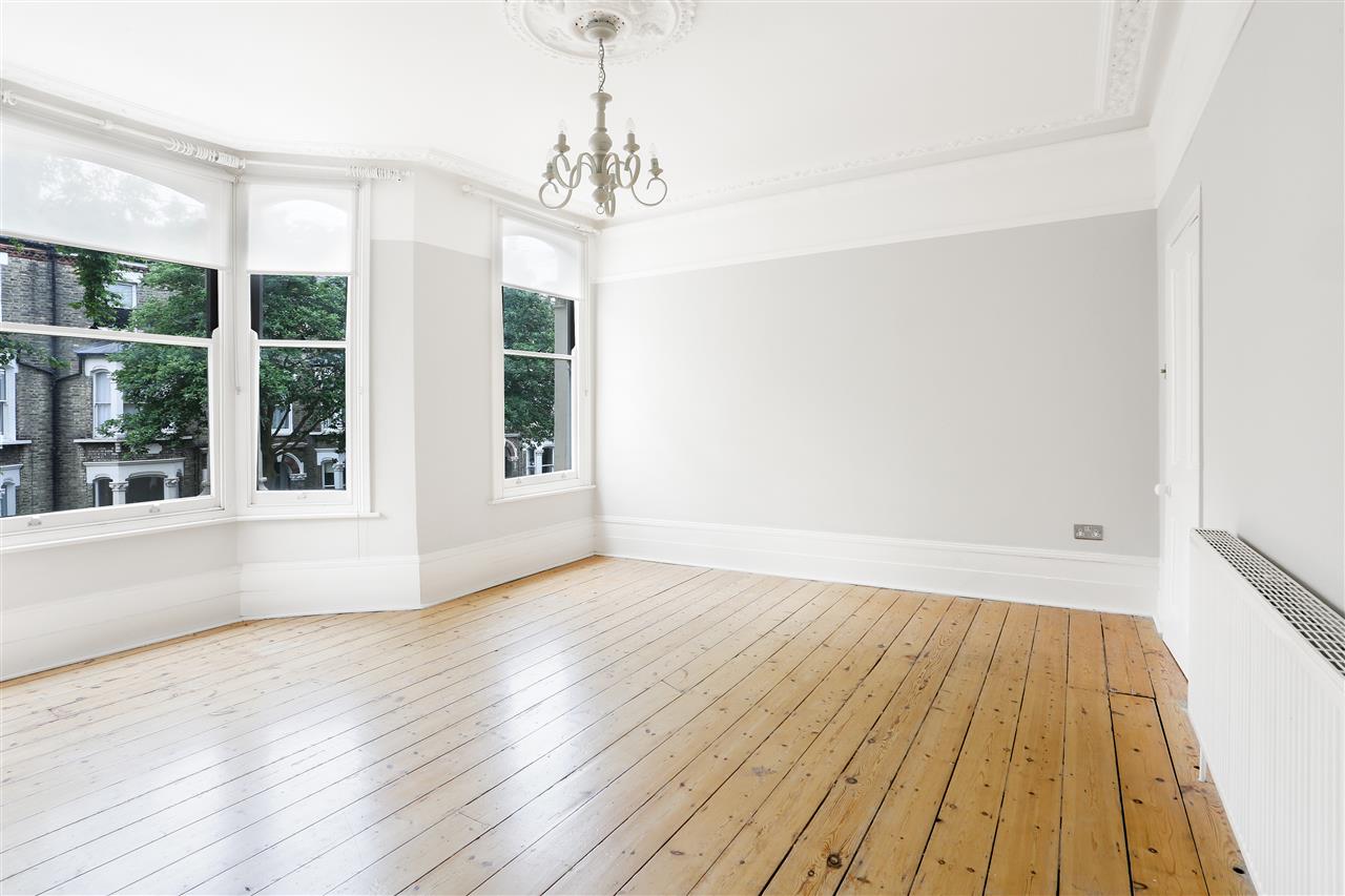 3 bed flat for sale in Bardolph Road 11