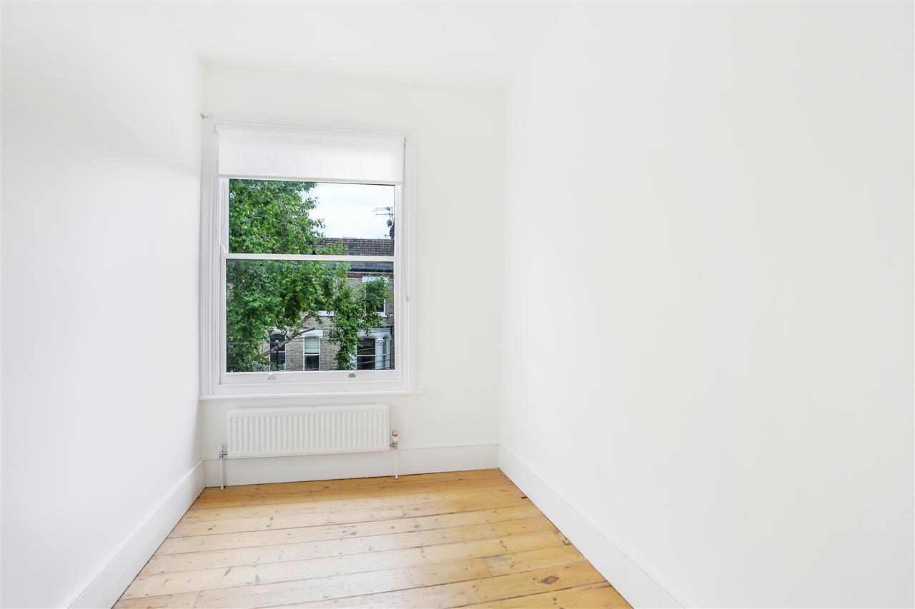 3 bed flat for sale in Bardolph Road 13
