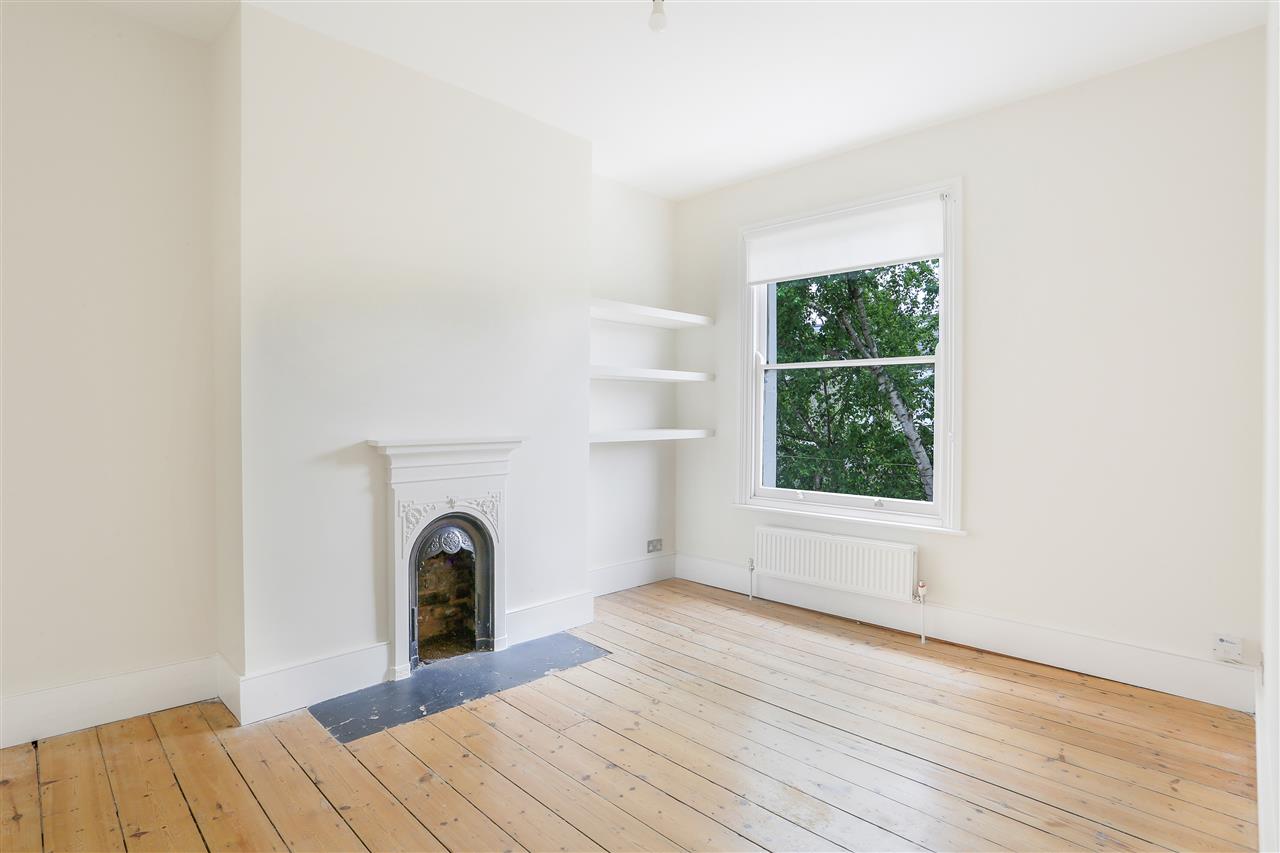 3 bed flat for sale in Bardolph Road 17