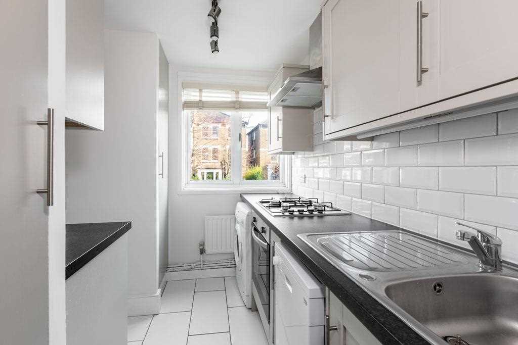 2 bed flat for sale in Lupton Street 3