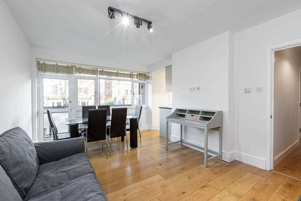 2 bed flat for sale in Lupton Street  - Property Image 5