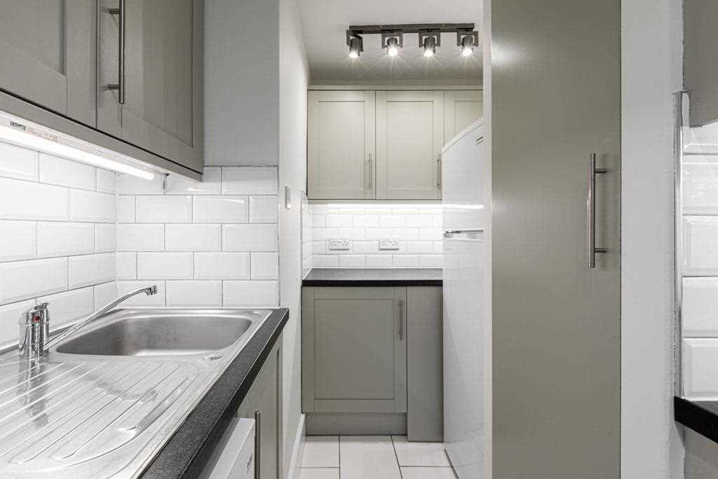 2 bed flat for sale in Lupton Street 5