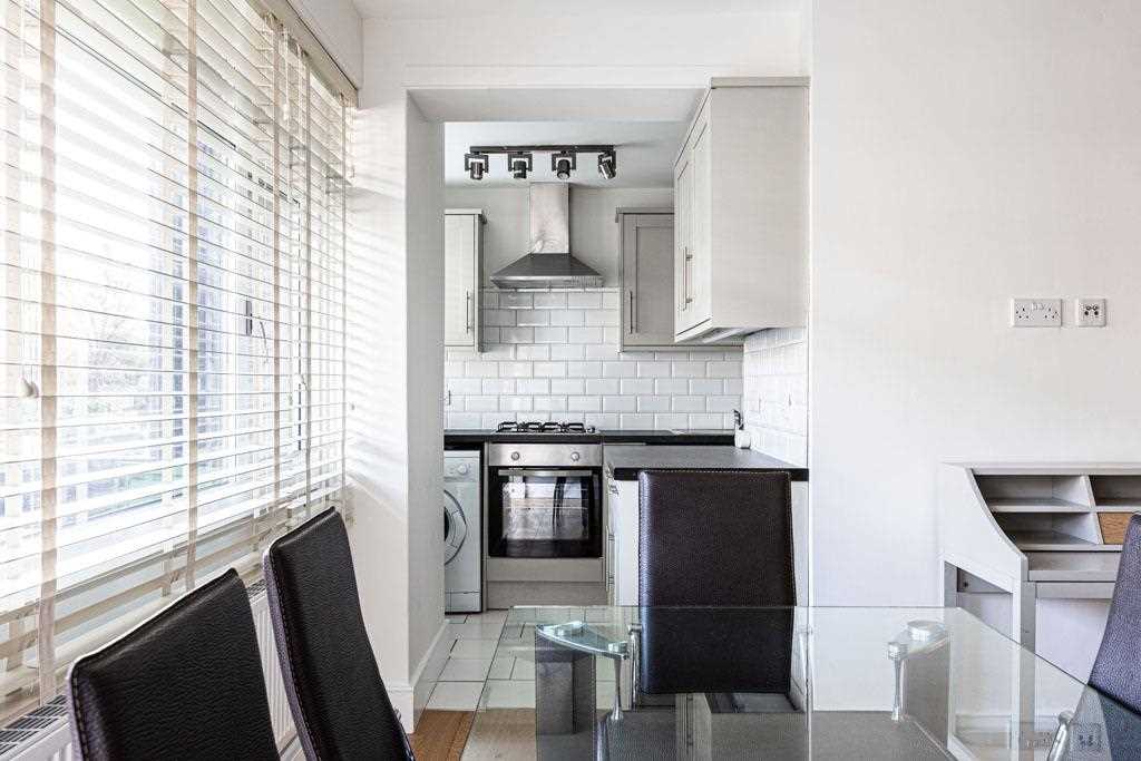 2 bed flat for sale in Lupton Street  - Property Image 7