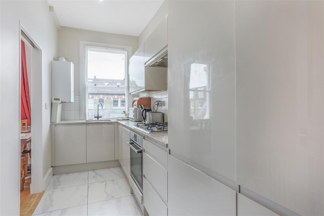 2 bed flat for sale in Mercers Road  - Property Image 16