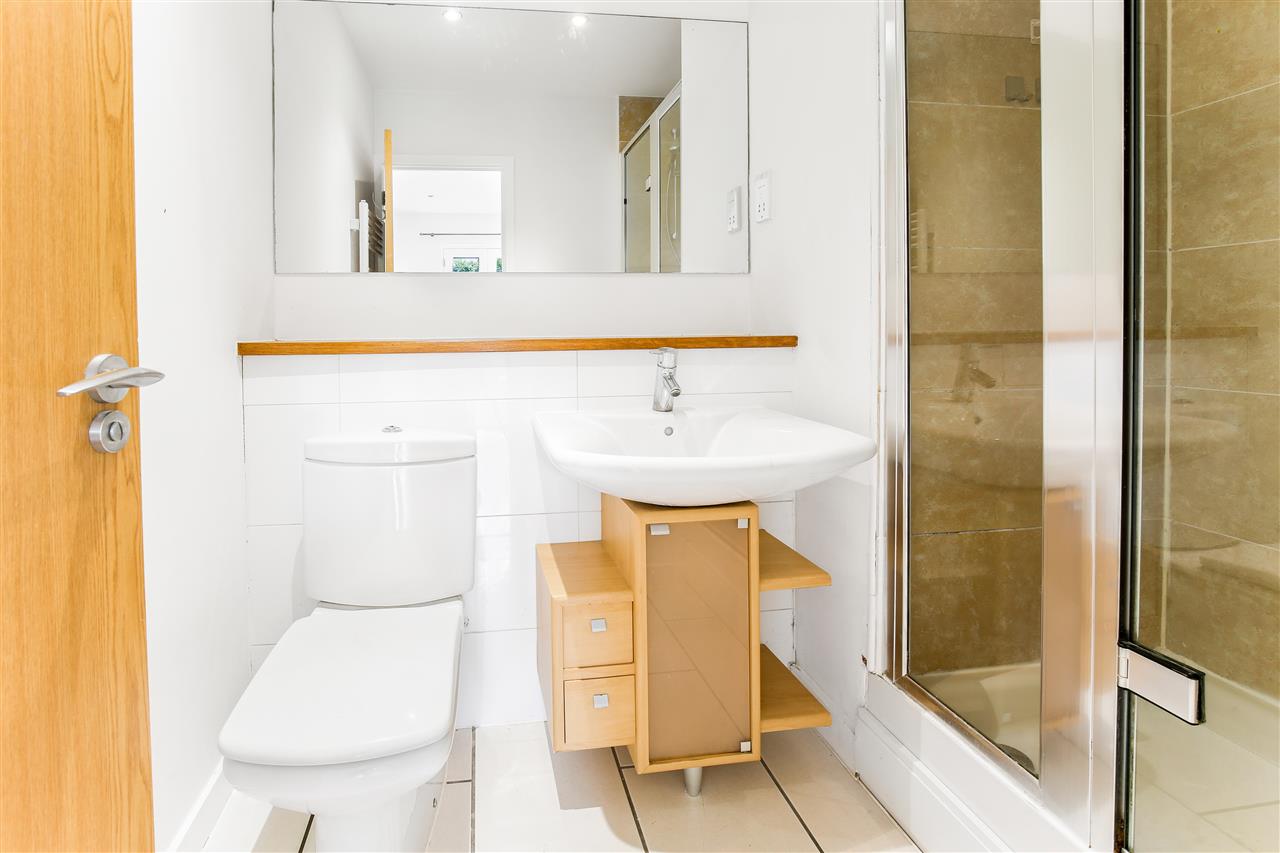 2 bed flat for sale in Northpoint Square  - Property Image 3