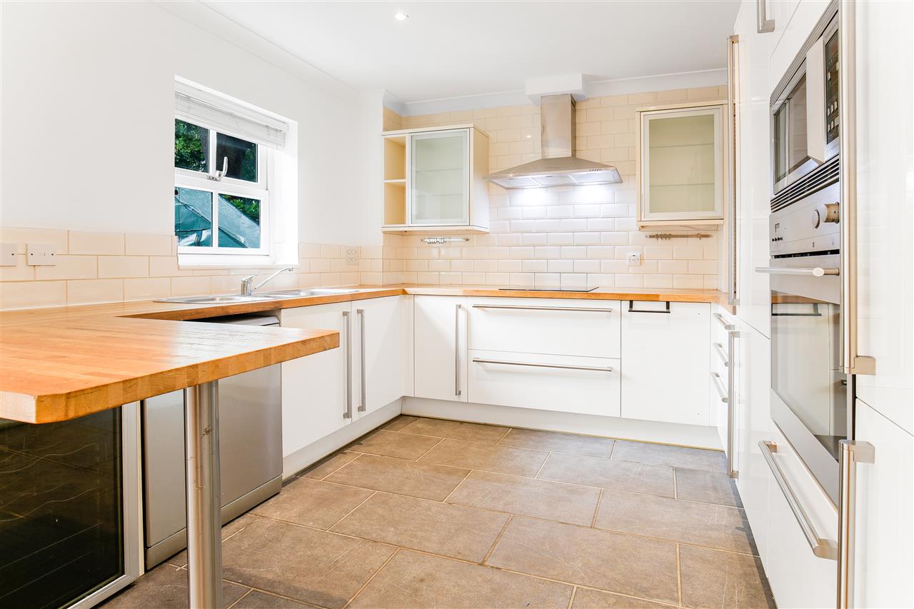 2 bed flat for sale in Northpoint Square 4