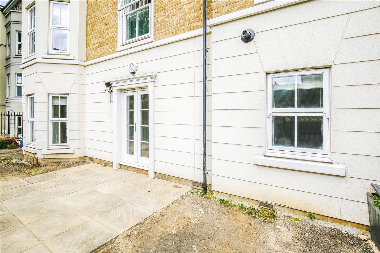 2 bed flat for sale in Northpoint Square  - Property Image 13