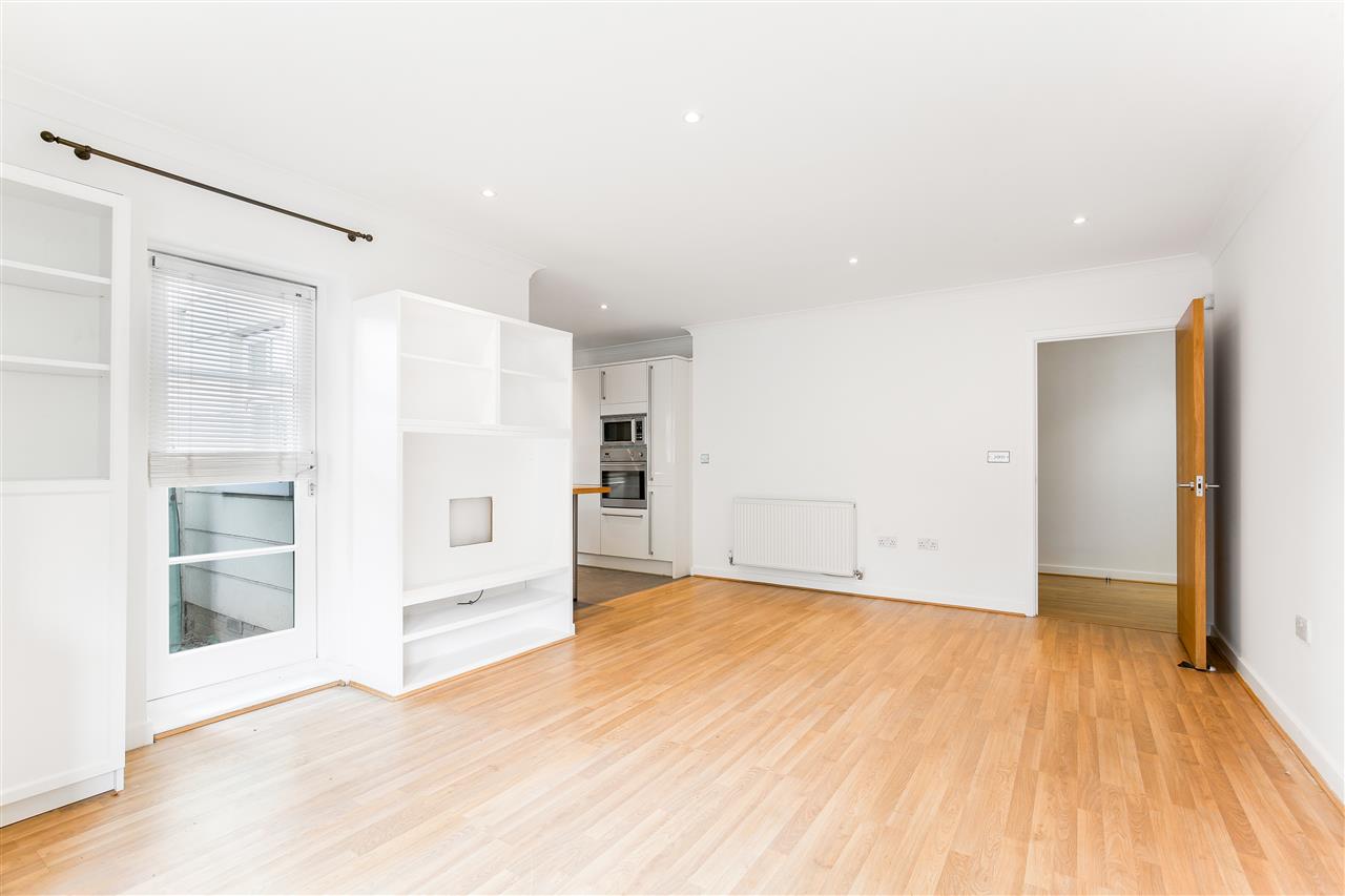 2 bed flat for sale in Northpoint Square  - Property Image 17