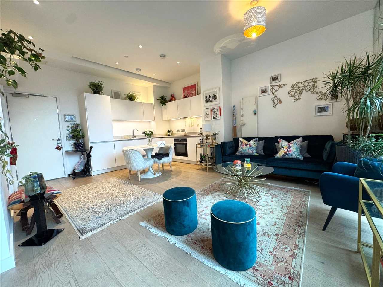 1 bed flat to rent in Highgate Hill  - Property Image 1