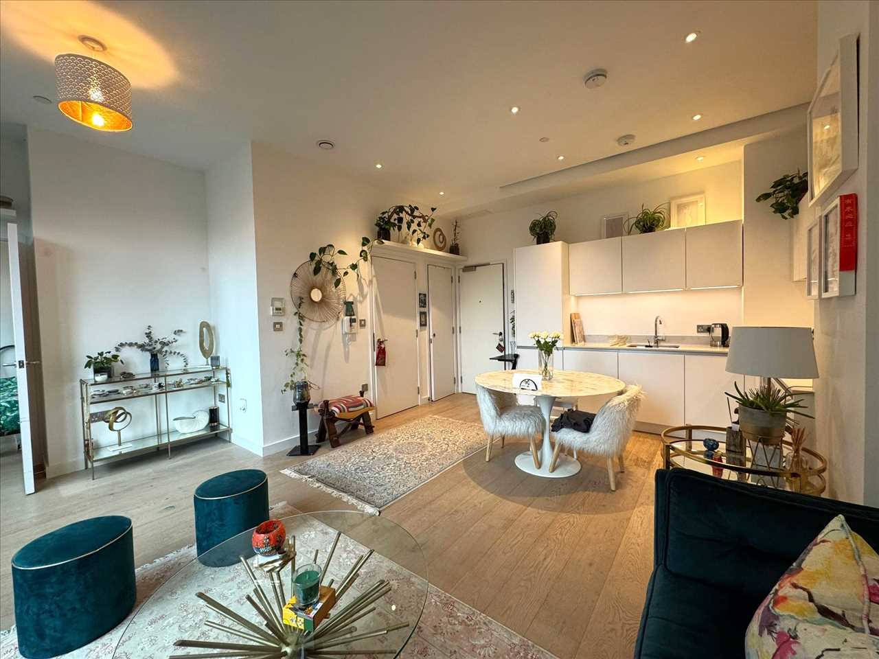 1 bed flat to rent in Highgate Hill 3