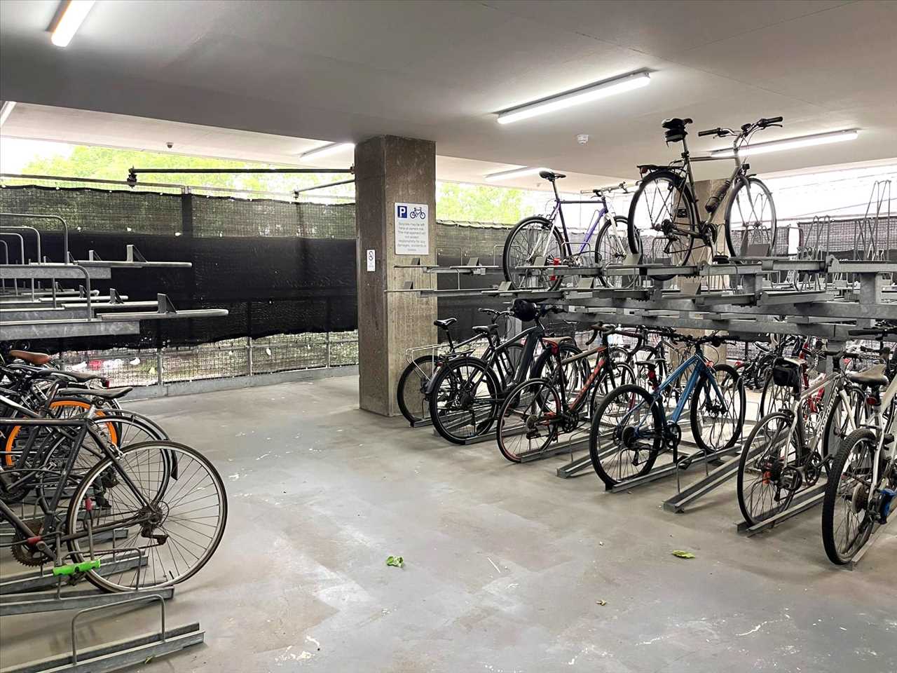 1 bed flat to rent in Highgate Hill 7