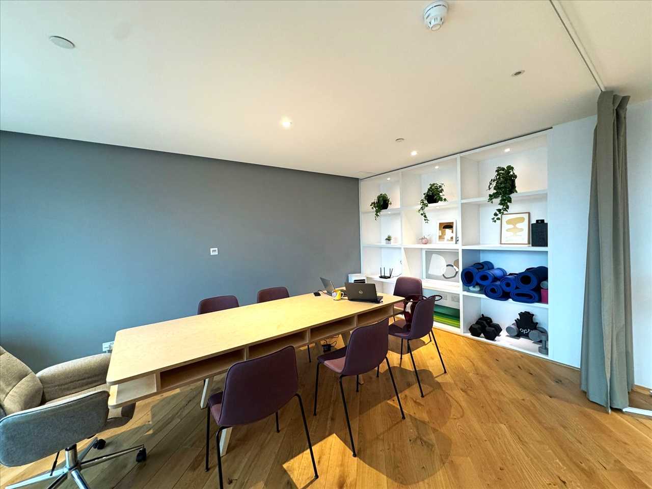 1 bed flat to rent in Highgate Hill 14