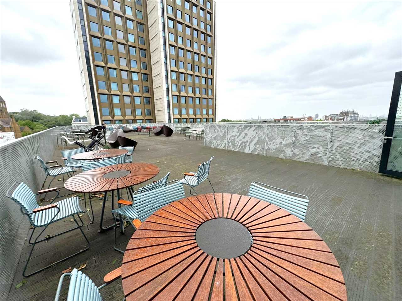 1 bed flat to rent in Highgate Hill 15