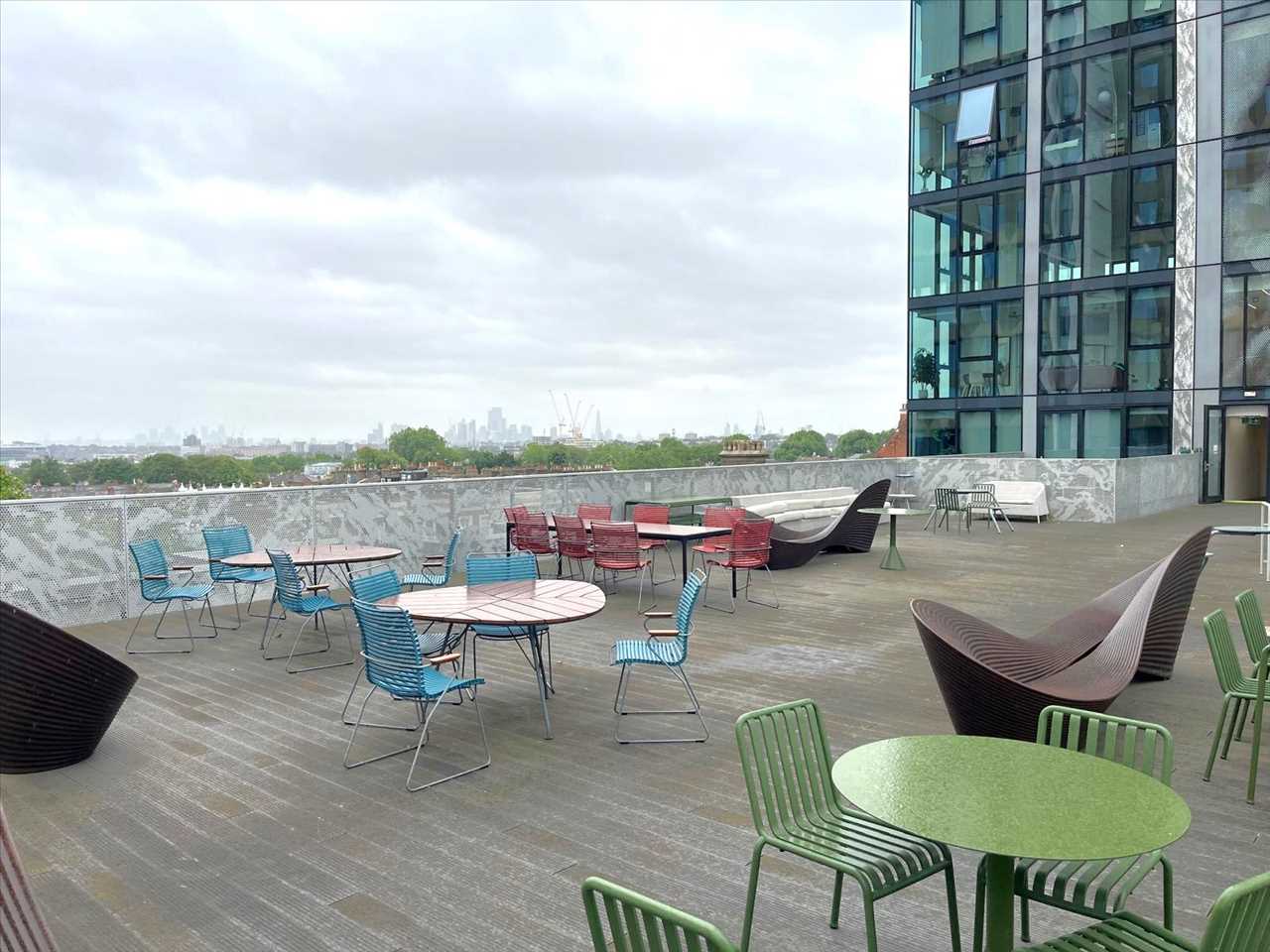 1 bed flat to rent in Highgate Hill 16