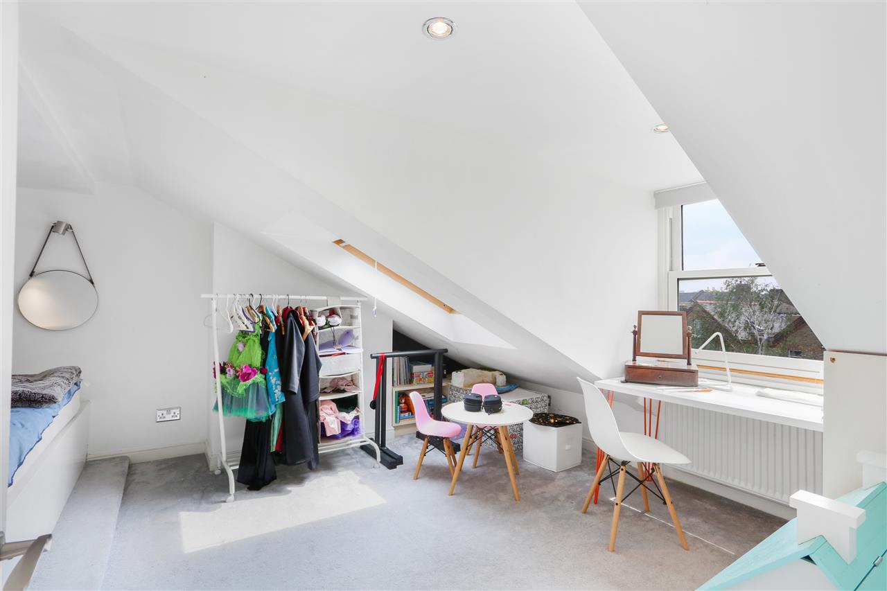 5 bed terraced house for sale 19