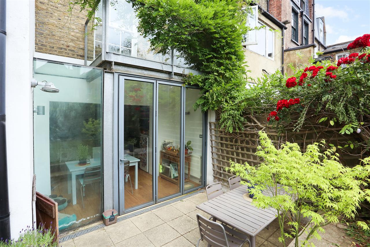 5 bed terraced house for sale 23